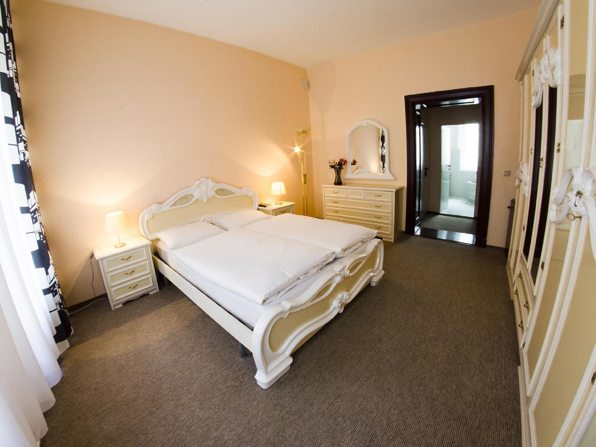 ברלין Hotel-Pension Victoria מראה חיצוני תמונה